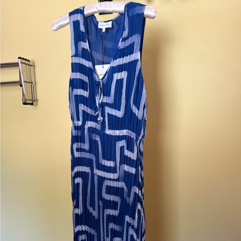 Ecco Navy and White Garment